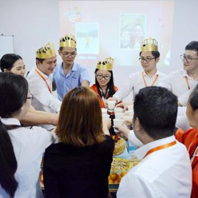 深秋十月-纳宏光电员工生日会温馨落幕